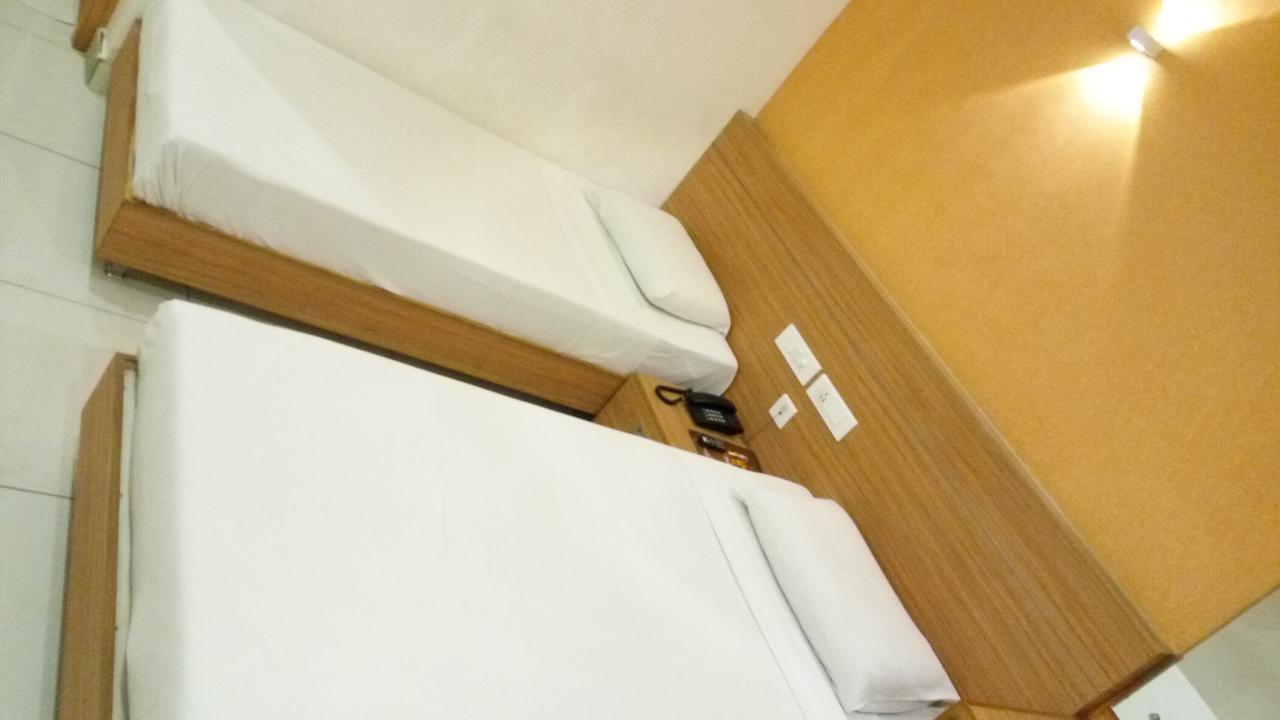 פלקאד Hotel Kapilavasthu מראה חיצוני תמונה