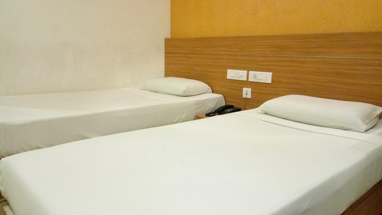 פלקאד Hotel Kapilavasthu מראה חיצוני תמונה